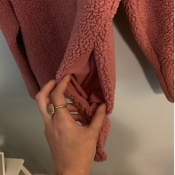 Victoria’s Secret Sherpa Pullover - Picture 4 of 4